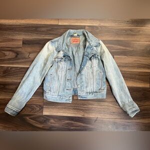 LEVI’S JEAN JACKET